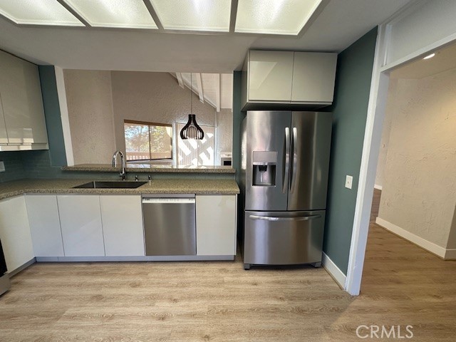 Detail Gallery Image 9 of 30 For 2032 Orizaba Ave #5,  Signal Hill,  CA 90755 - 2 Beds | 2/1 Baths