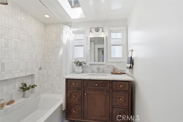 Detail Gallery Image 22 of 52 For 436 1st St, Manhattan Beach,  CA 90266 - 4 Beds | 2/1 Baths