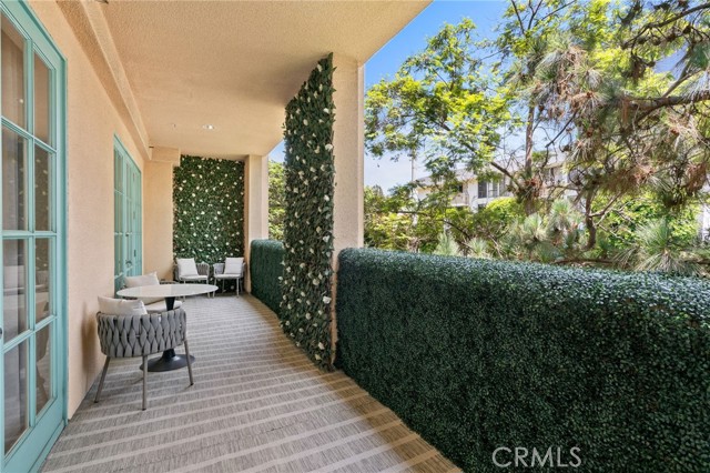 Detail Gallery Image 13 of 38 For 11500 San Vicente Bld #202,  Los Angeles,  CA 90049 - 3 Beds | 3/1 Baths