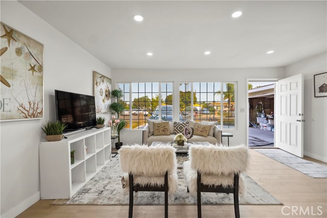 369 Lang Avenue, La Puente CA: https://media.crmls.org/medias/bff072d3-cfcd-461b-926b-5ea77cff6672.jpg