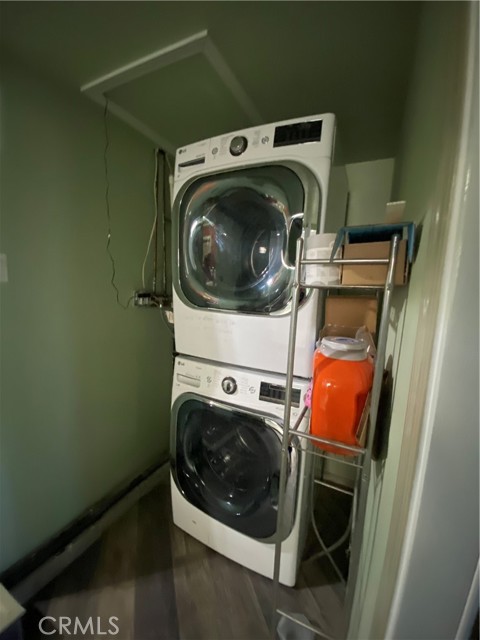 631 Benson Way, Thousand Oaks CA: https://media.crmls.org/medias/bff074f4-f9b8-41b1-a532-df0a5598de82.jpg