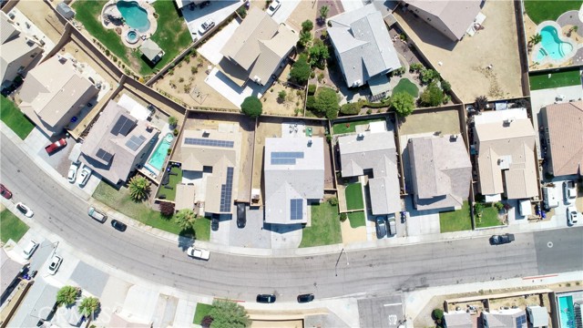 Detail Gallery Image 8 of 35 For 13525 Evanston St, Victorville,  CA 92392 - 4 Beds | 2/1 Baths