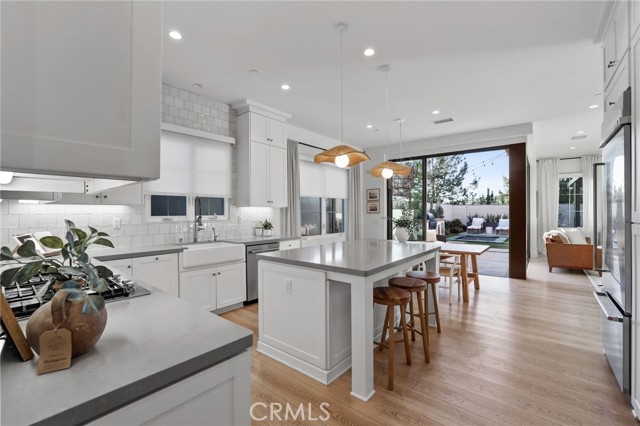 Detail Gallery Image 17 of 73 For 103 Vigna, Irvine,  CA 92602 - 5 Beds | 4/1 Baths