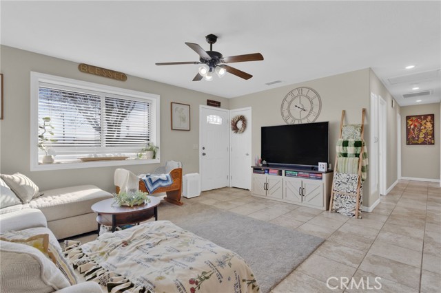 Detail Gallery Image 10 of 42 For 16654 Pawnee, Apple Valley,  CA 92307 - 3 Beds | 2 Baths