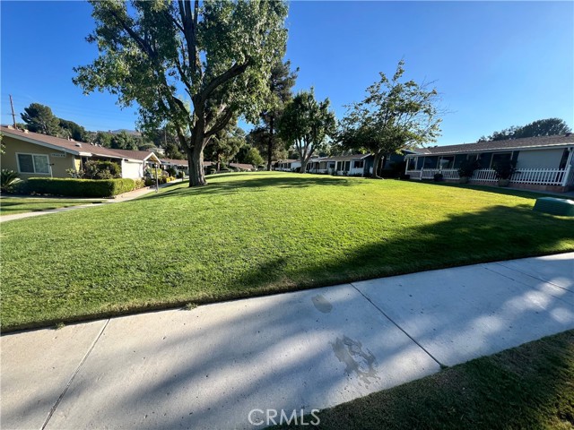 Detail Gallery Image 7 of 7 For 19204 Avenue of the Oaks #E,  Newhall,  CA 91321 - 2 Beds | 2 Baths