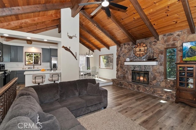 Detail Gallery Image 12 of 45 For 30573 Live Oak, Running Springs,  CA 92382 - 3 Beds | 2/1 Baths