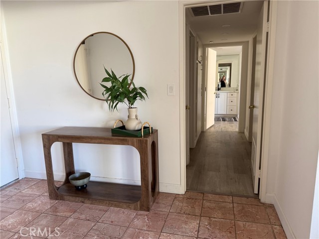 Detail Gallery Image 4 of 22 For 10535 Wilshire Blvd. #612,  Los Angeles,  CA 90024 - 2 Beds | 2 Baths