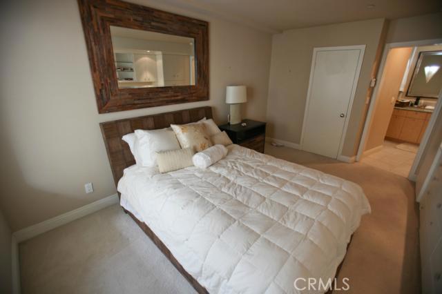 565 Esplanade, Redondo Beach, California 90277, 1 Bedroom Bedrooms, ,1 BathroomBathrooms,Residential,Sold,Esplanade,SB14046853