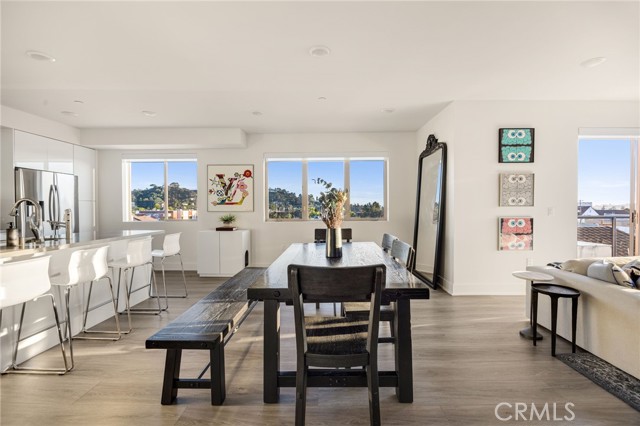 Detail Gallery Image 2 of 61 For 518 E Windsor #305,  Glendale,  CA 91205 - 2 Beds | 2 Baths