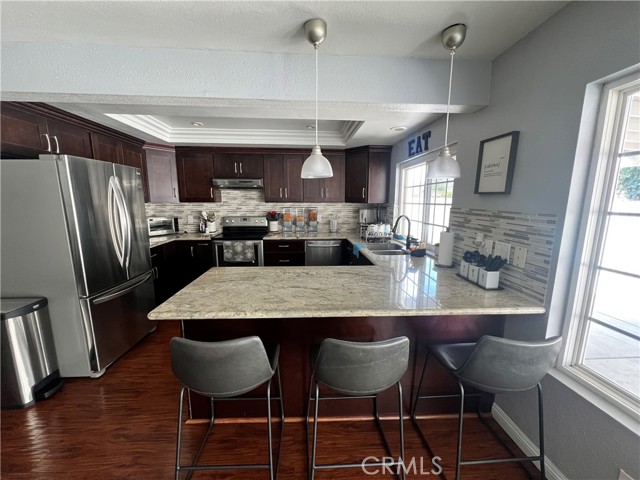 13241 Oakwood Lane, La Mirada CA: https://media.crmls.org/medias/bff4d2d2-18d8-4838-96a1-7815bef7ada0.jpg
