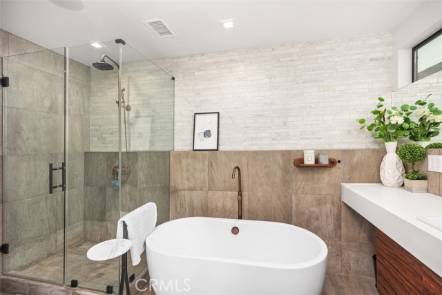 Detail Gallery Image 16 of 27 For 2870 Zell Dr, Laguna Beach,  CA 92651 - 3 Beds | 2/1 Baths