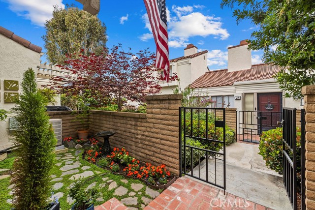 Image 3 of 33 For 38 Navarre  138