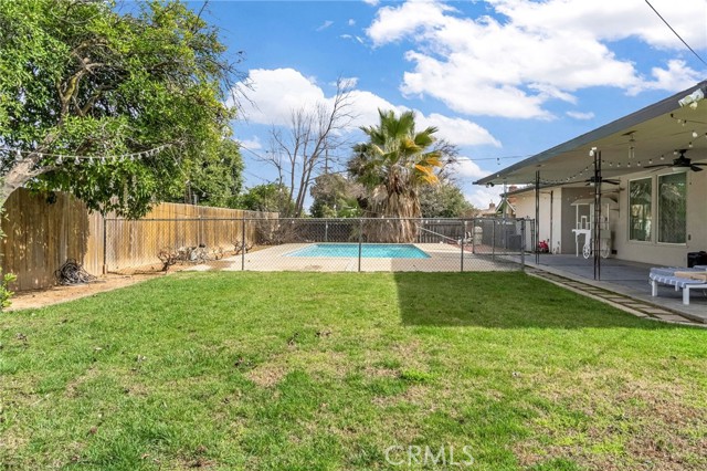 Detail Gallery Image 7 of 10 For 172 W Scott, Fresno,  CA 93704 - 3 Beds | 2 Baths