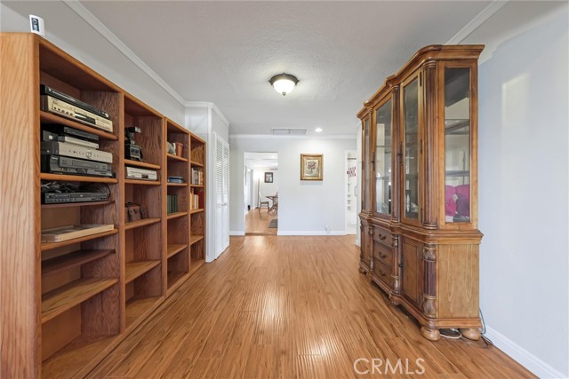 8512 Belford Avenue, Los Angeles CA: https://media.crmls.org/medias/bff6a955-d710-4583-93b5-4ba561a06da5.jpg