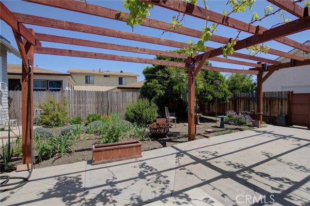 571 W 17th Street, San Pedro CA: https://media.crmls.org/medias/bff6d991-847d-4f7d-ac89-aa924c0af2e8.jpg