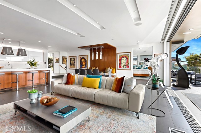 Detail Gallery Image 9 of 73 For 1088 Del Mar Ave, Laguna Beach,  CA 92651 - 4 Beds | 4/1 Baths