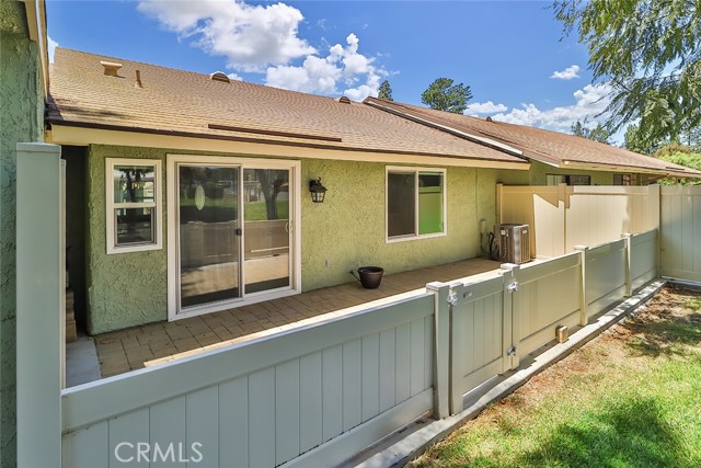 8152 Village 8, Camarillo CA: https://media.crmls.org/medias/bff6f4a7-8f9b-4bf3-a07f-fc661682886e.jpg