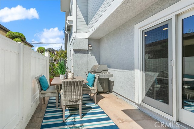 2006 Warfield Avenue, Redondo Beach, California 90278, 3 Bedrooms Bedrooms, ,2 BathroomsBathrooms,Residential,Sold,Warfield,SB21179490