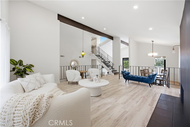 Detail Gallery Image 8 of 21 For 10414 Andora Ave, Chatsworth,  CA 91311 - 3 Beds | 2/1 Baths