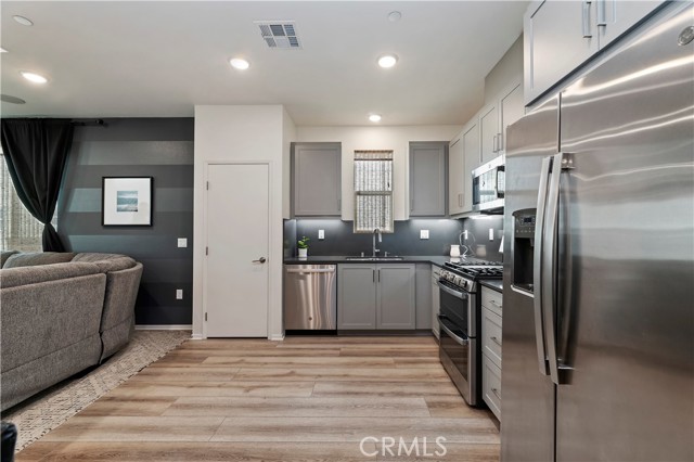 Detail Gallery Image 11 of 33 For 5494 Seacliff Pl #55,  San Diego,  CA 92154 - 2 Beds | 2/1 Baths