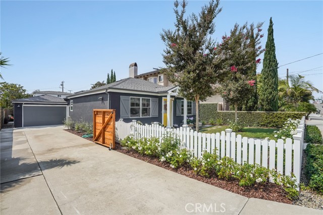 2002 Robinson Street, Redondo Beach, California 90278, 3 Bedrooms Bedrooms, ,2 BathroomsBathrooms,Residential,Sold,Robinson,PV21181666