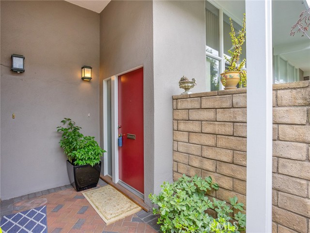 Detail Gallery Image 2 of 47 For 4222 W Kling St, Burbank,  CA 91505 - 3 Beds | 3 Baths