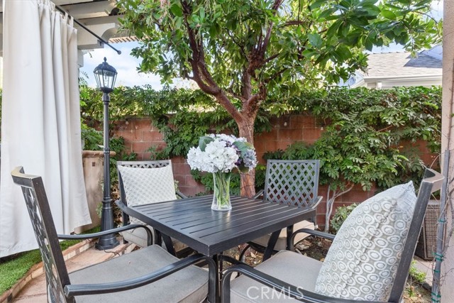 33 Craftsbury Place, Ladera Ranch CA: https://media.crmls.org/medias/bff90461-0003-45a7-9cd7-4f1c5cb1192c.jpg