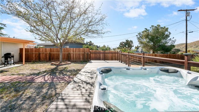 57966 El Dorado Drive, Yucca Valley CA: https://media.crmls.org/medias/bff980ab-0c2a-43c8-a025-483ba321228b.jpg