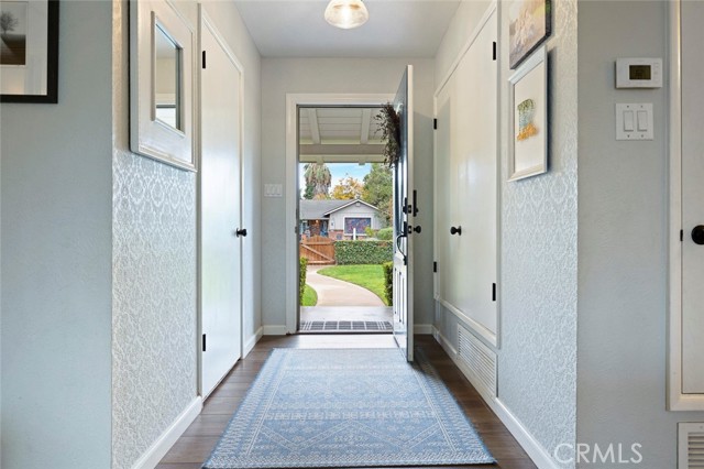 Detail Gallery Image 4 of 25 For 216 W San Ramon Ave, Fresno,  CA 93704 - 3 Beds | 2 Baths