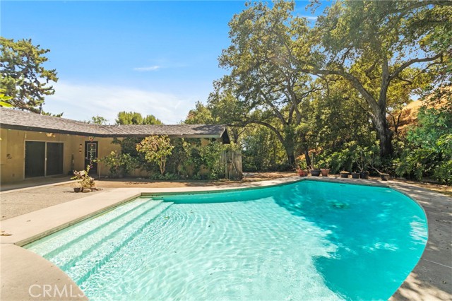 Detail Gallery Image 16 of 19 For 1145 Glencoe Heights Dr, Glendora,  CA 91741 - 4 Beds | 2 Baths