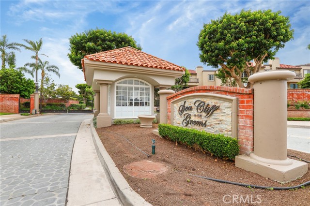 Detail Gallery Image 39 of 45 For 19351 Maidstone Ln, Huntington Beach,  CA 92648 - 2 Beds | 2/1 Baths