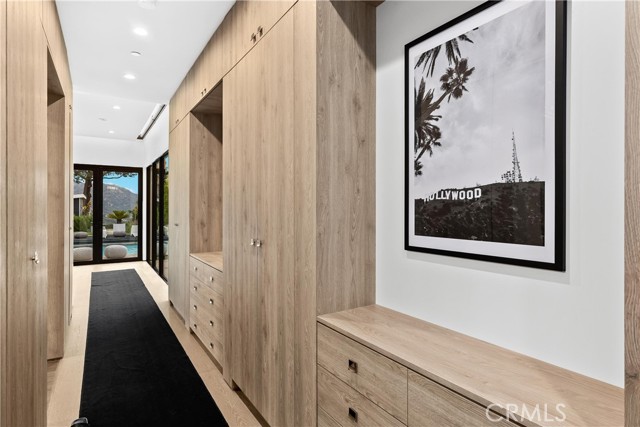 7139 Macapa Drive, Los Angeles CA: https://media.crmls.org/medias/bffc1197-67dd-4297-9f8a-b27a216e252c.jpg