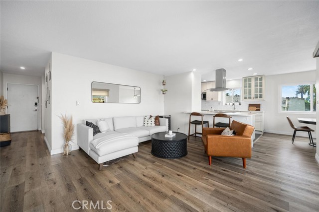 226 Grand, Long Beach CA: https://media.crmls.org/medias/bffc61cc-630b-416e-8890-c0e7eb27381a.jpg