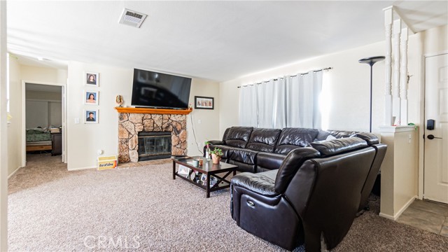 Detail Gallery Image 5 of 38 For 22993 Eyota, Apple Valley,  CA 92308 - 4 Beds | 2 Baths