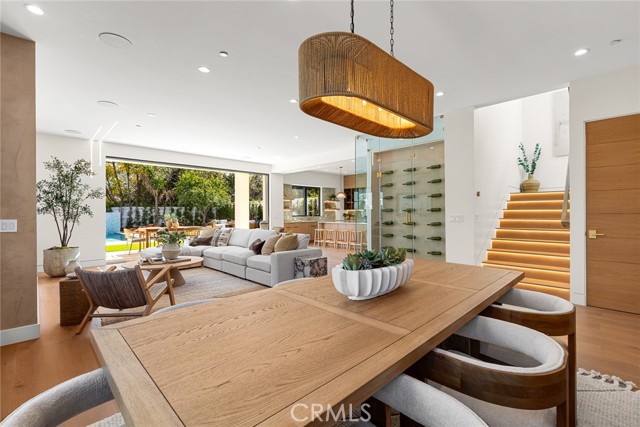 22640 Clarendon Street, Woodland Hills CA: https://media.crmls.org/medias/bffdde4d-7c95-475b-b063-f6dbdb97a58f.jpg