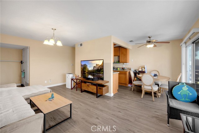 Detail Gallery Image 4 of 30 For 1410 W Lambert #202,  La Habra,  CA 90631 - 1 Beds | 1 Baths