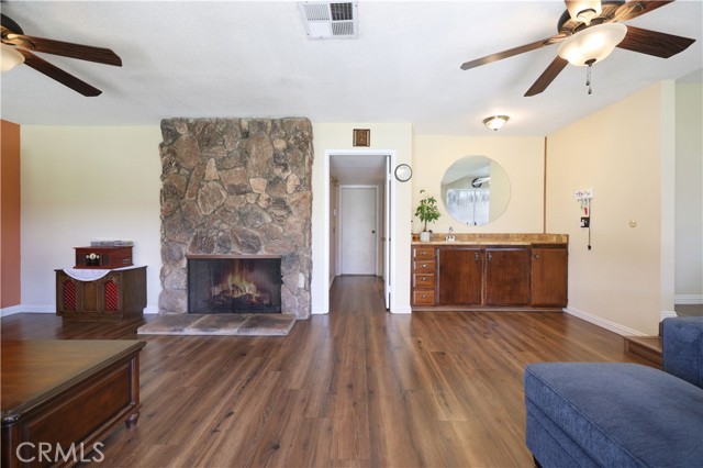 Detail Gallery Image 15 of 41 For 3627 Orchid Dr, Highland,  CA 92346 - 4 Beds | 3 Baths