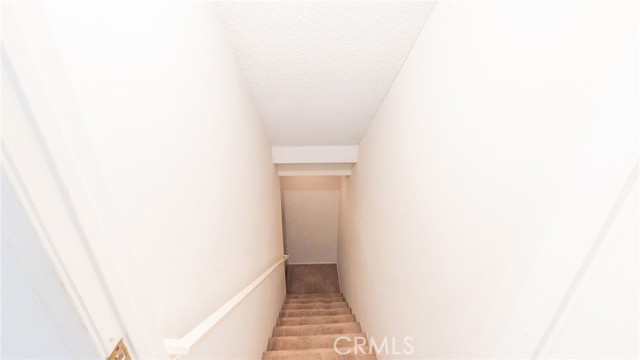 Detail Gallery Image 17 of 29 For 7311 Kester Ave #11,  Van Nuys,  CA 91405 - 2 Beds | 2/1 Baths