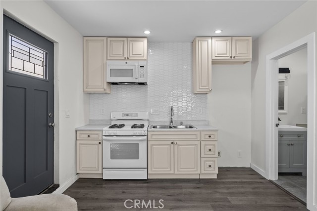 Detail Gallery Image 39 of 41 For 12628 Stagg St, North Hollywood,  CA 91605 - 4 Beds | 2 Baths