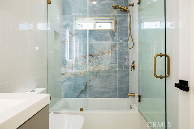 Detail Gallery Image 19 of 27 For 8256 1/2 Vantage Ave, North Hollywood,  CA 91605 - 3 Beds | 2/1 Baths