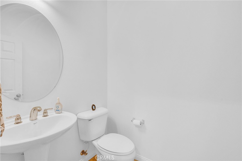 https://media.crmls.org/medias/c000a244-e099-4b88-a7be-cec50b86c89c.jpg?preset=X-Large