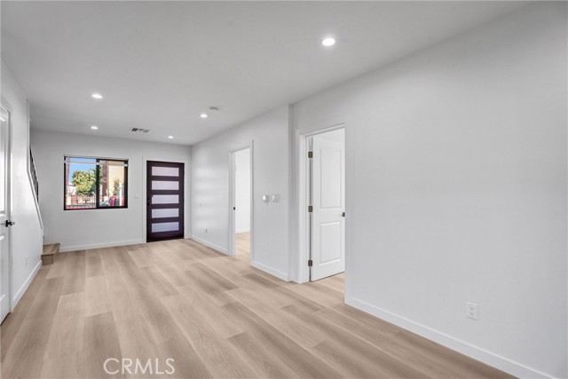 10517 Firmona Avenue, Inglewood CA: https://media.crmls.org/medias/c000a643-afc5-4994-98d8-604760cb037b.jpg