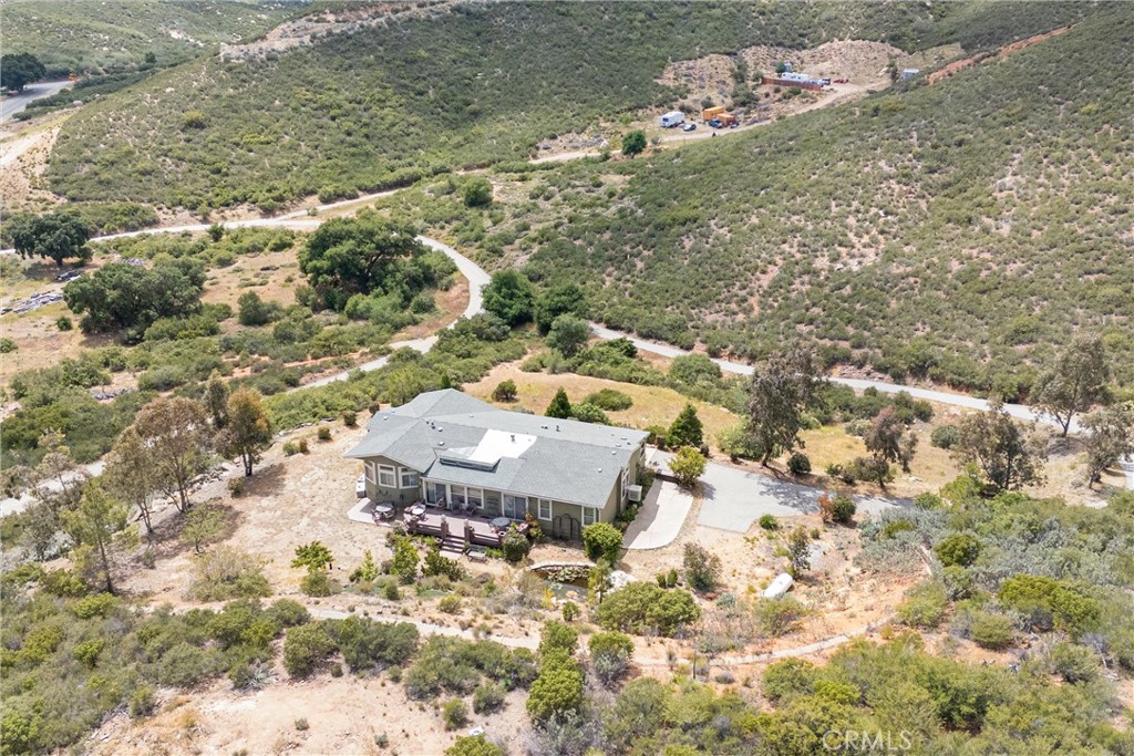 https://media.crmls.org/medias/c000f711-3d31-4ac5-a4d9-12aaa6b26c96.jpg?preset=X-Large