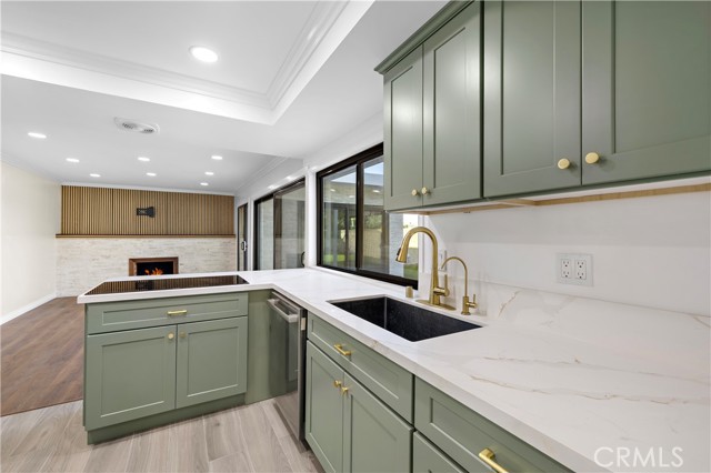 Detail Gallery Image 11 of 29 For 21662 Saluda Cir, Huntington Beach,  CA 92646 - 4 Beds | 3 Baths