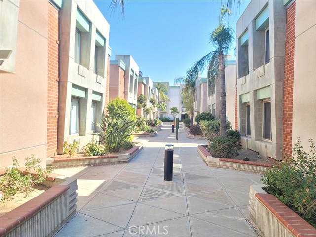 Detail Gallery Image 35 of 40 For 5301 Balboa Bld #E11,  Encino,  CA 91316 - 2 Beds | 2 Baths