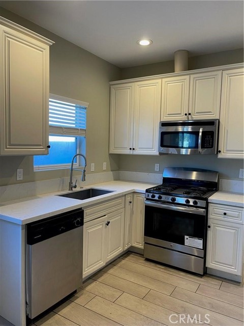 Detail Gallery Image 2 of 2 For 7986 Mango Ave #11,  Fontana,  CA 92336 - 3 Beds | 2/1 Baths
