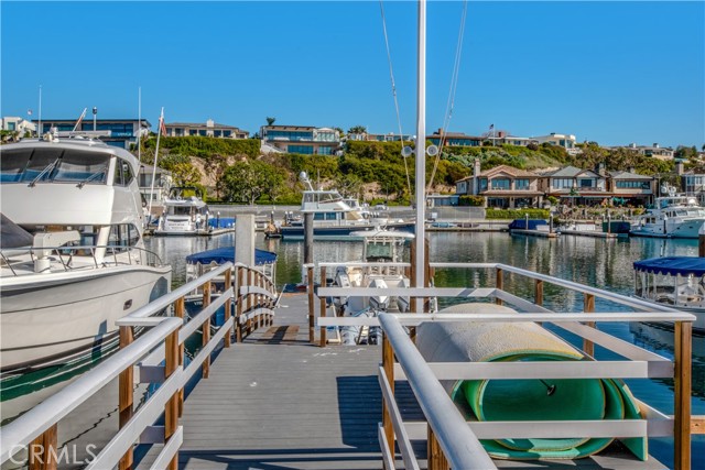 Detail Gallery Image 4 of 55 For 317 E Bay Front, Newport Beach,  CA 92662 - 3 Beds | 3/1 Baths