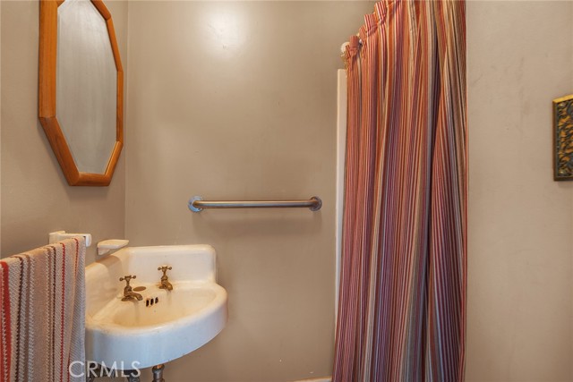 Detail Gallery Image 25 of 54 For 2733 E Walnut Ave, Orange,  CA 92867 - 6 Beds | 2/2 Baths