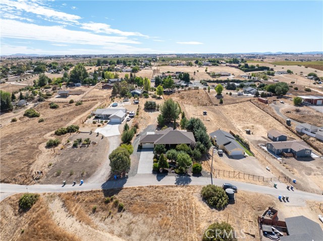 Detail Gallery Image 3 of 68 For 8230 Baron Way, Paso Robles,  CA 93446 - 3 Beds | 2 Baths