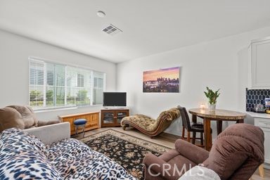 MLS #MB25185712 img 1